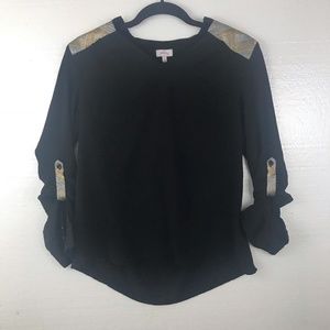 Pixley Sz Small Embroidred 3/4 Roll Tab Sleeve Top